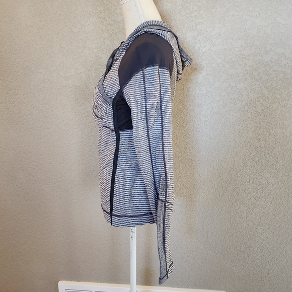 Lululemon crosstrain pullover size 8 - Picture 3 of 8